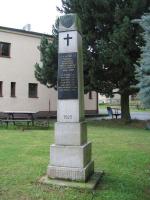 Pomník padlým na návsi Malovid Fotografie objektu