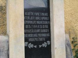 Detail pomníku padlým v Libochovičkách Fotografie objektu