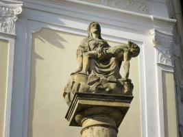 Sloup se sousoším Piety v Senici na Hané Fotografie objektu