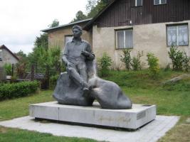 Socha Jaroslava Haška jižně od náměstí v Lipnici nad Sázavou Fotografie objektu