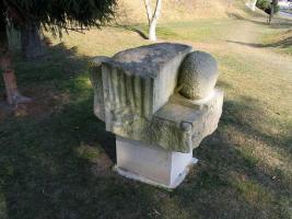 Plastika Relikviář v Praze-Lysolajích Fotografie objektu