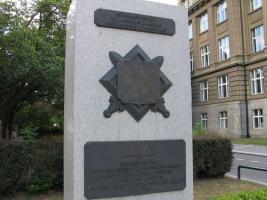 Pomník parašutistům Čsl. armády v Praze-Dejvicích Fotografie objektu
