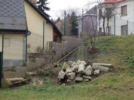 Zachovaný podstavec před obnovou Fotografie objektu