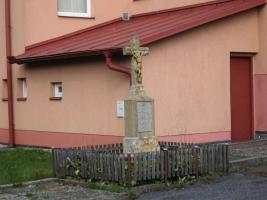 Pamětní kříž na křižovatce v Marievsi Fotografie objektu