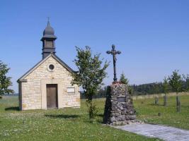Pomník padlým nad hromadným hrobem z bitvy u Guntramovic roku 1758 Fotografie objektu