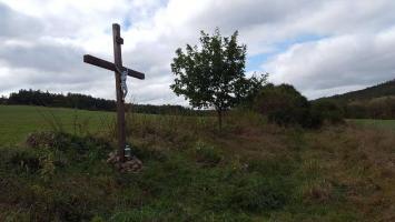 Kříž u staré cesty severně od Křešína Fotografie objektu