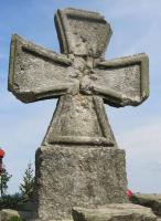 Ve středu je patrný zbytek rozstříleného hákového kříže Fotografie objektu