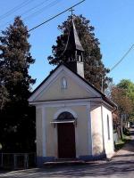 <a href="https://commons.wikimedia.org/wiki/File:Chapel of the Holy Name of Virgin Mary (Kramolna).jpg">zdroj: Wikimedia, autor, CC BY-SA</a> Fotografie objektu