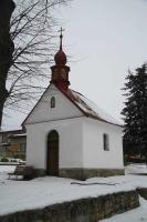 <a href="https://commons.wikimedia.org/wiki/File:Overview of chapel in Jedlov, Mirošov, Jihlava District.jpg">zdroj: Wikimedia, autor, CC BY-SA</a> Fotografie objektu