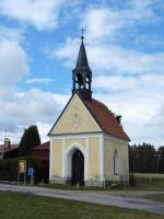 <a href="https://commons.wikimedia.org/wiki/File:Žár, Janovka, kaple 01.jpg">zdroj: Wikimedia, autor, CC BY-SA</a> Fotografie objektu