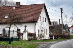 Stav kříže v dubnu 2021 Fotografie objektu