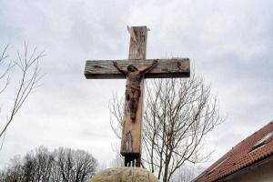 Stav kříže v dubnu 2021 Fotografie objektu