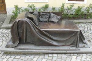<a href="https://commons.wikimedia.org/wiki/File:Sigmunt Freud house Pribor (sociable monument).JPG">zdroj: Wikimedia, autor, CC BY-SA</a> Fotografie objektu