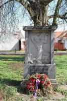 <a href="https://commons.wikimedia.org/wiki/File:271 Železná náměstí V památník z války.jpg">zdroj: Wikimedia, autor, CC BY-SA</a> Fotografie objektu