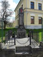 <a href="https://commons.wikimedia.org/wiki/File:Habří (ČB) pomník.jpg">zdroj: Wikimedia, autor, CC BY-SA</a> Fotografie objektu