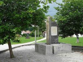 <a href="https://commons.wikimedia.org/wiki/File:Otěvěk - pomník.jpg">zdroj: Wikimedia, autor, CC BY-SA</a> Fotografie objektu