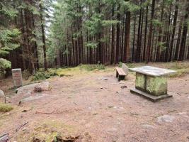 "Střed Evropy" jihozápadně od vrcholu vrchu Dyleň Fotografie objektu