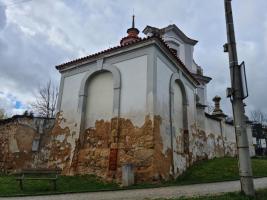 Kaple Panny Marie Lurdské u kostela svatého Vojtěcha ve Vejprnicích Fotografie objektu
