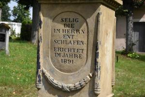 Centrální kříž hřbitova v Trávníku Fotografie objektu