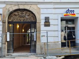 Pamětní deska Marie Uchytilové ve Zbrojnické ulici v Plzni Fotografie objektu