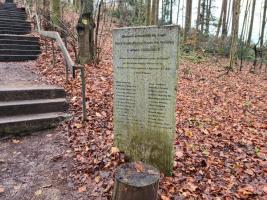 Pamětní deska obnovy schodiště ke kapli na Vršíčku u Litohlav Fotografie objektu