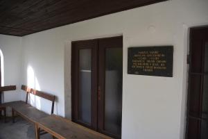Pamětní deska Jaroslava Opočenského na evangelickém kostele v Chotiněvsi Fotografie objektu