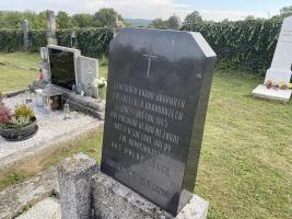 Pomník obětem 2. světové války na hřbitově ve Strážišti Fotografie objektu